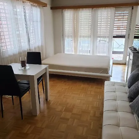Large Studio On The Promenade *